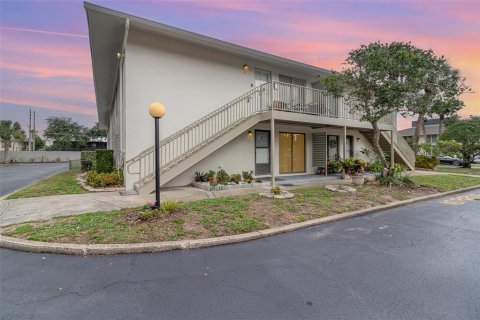 Condo in Orlando, Florida, 3 bedrooms  № 1776640 - photo 1