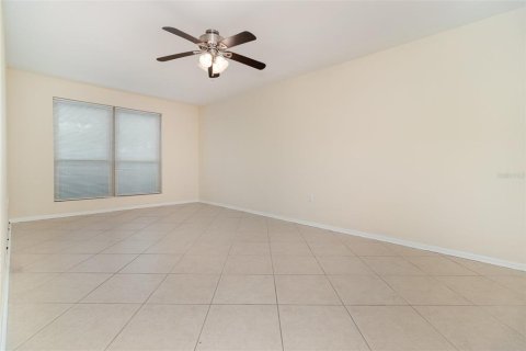 Condo in Orlando, Florida, 3 bedrooms  № 1776640 - photo 17
