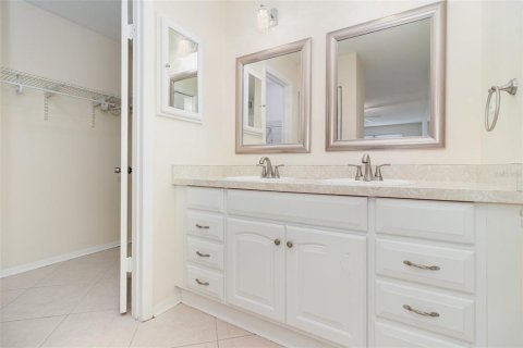 Condo in Orlando, Florida, 3 bedrooms  № 1776640 - photo 19