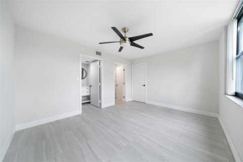 Condo in Margate, Florida, 1 bedroom  № 2147241 - photo 9