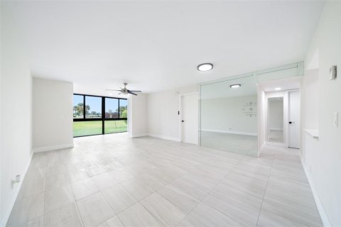Condo in Margate, Florida, 1 bedroom  № 2147241 - photo 2