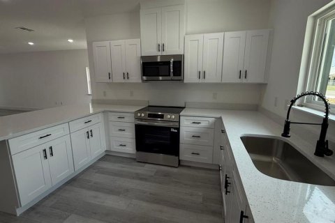Купить виллу или дом в Клермон, Флорида 5 комнат, 136.57м2, № 1858233 - фото 3