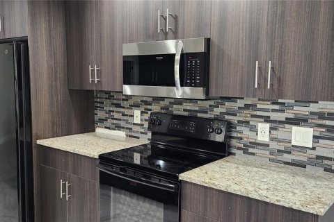 Снять в аренду виллу или дом в Сент-Питерсберг, Флорида 5 комнат, 145.48м2, № 1587588 - фото 5