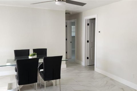 Снять в аренду виллу или дом в Сент-Питерсберг, Флорида 5 комнат, 145.48м2, № 1587588 - фото 10