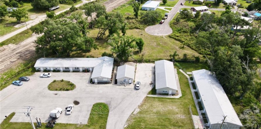Immobilier commercial à Arcadia, Floride 1205.41 m2 № 1272919