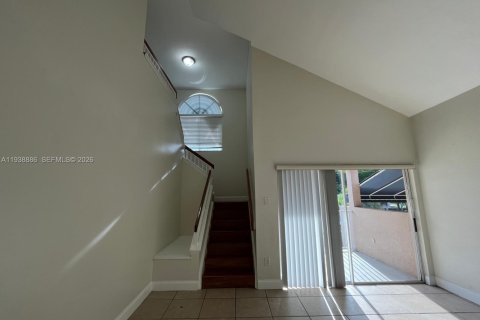 Condo in Miami, Florida, 2 bedrooms  № 1996480 - photo 5