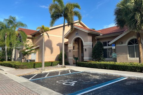 Condo in Miami, Florida, 2 bedrooms  № 1996480 - photo 10