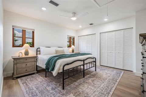 Casa en venta en Palm Harbor, Florida, 5 dormitorios, 319.03 m2 № 2323069 - foto 17