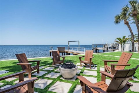 Casa en venta en Palm Harbor, Florida, 5 dormitorios, 319.03 m2 № 2323069 - foto 2