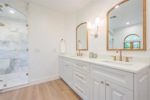 Casa en venta en Palm Harbor, Florida, 5 dormitorios, 319.03 m2 № 2323069 - foto 13