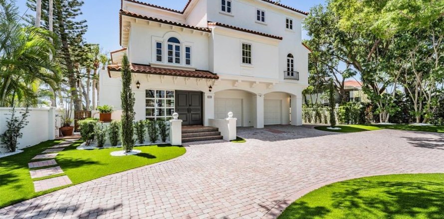 Casa en Palm Harbor, Florida 5 dormitorios, 319.03 m2 № 2323069