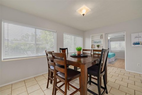 House in Clearwater, Florida 4 bedrooms, 148.46 sq.m. № 1832794 - photo 13