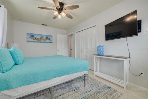 House in Clearwater, Florida 4 bedrooms, 148.46 sq.m. № 1832794 - photo 22