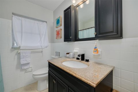 House in Clearwater, Florida 4 bedrooms, 148.46 sq.m. № 1832794 - photo 18