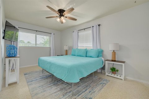 House in Clearwater, Florida 4 bedrooms, 148.46 sq.m. № 1832794 - photo 21