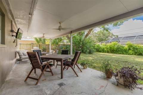 House in Clearwater, Florida 4 bedrooms, 148.46 sq.m. № 1832794 - photo 6