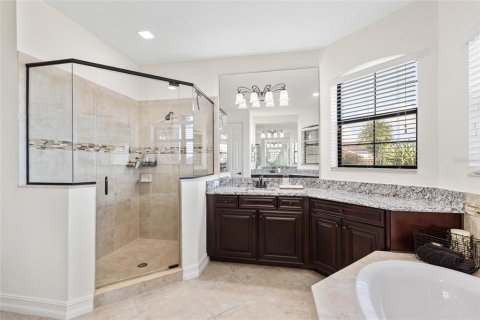 House in LAKEWOOD NATIONAL in Lakewood Ranch, Florida 6 bedrooms, 353.77 sq.m. № 1734260 - photo 28