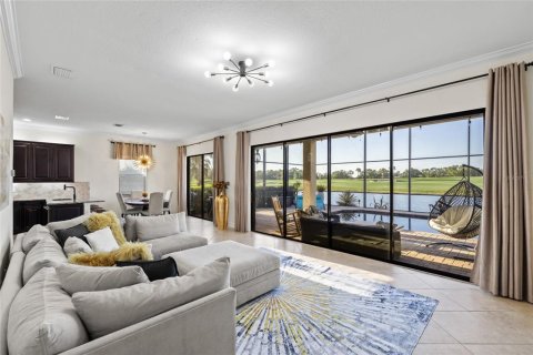 House in LAKEWOOD NATIONAL in Lakewood Ranch, Florida 6 bedrooms, 353.77 sq.m. № 1734260 - photo 9