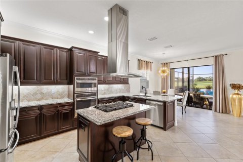 House in LAKEWOOD NATIONAL in Lakewood Ranch, Florida 6 bedrooms, 353.77 sq.m. № 1734260 - photo 13