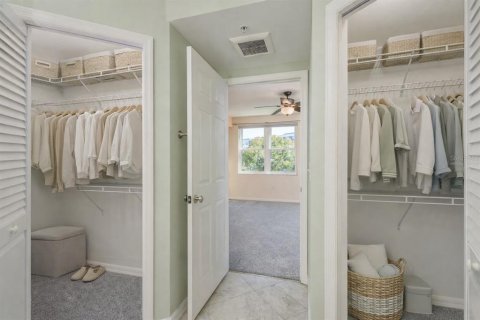 Condo in Largo, Florida, 2 bedrooms № 2145219 - photo 15