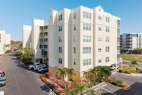 Condo in Largo, Florida, 2 bedrooms № 2145219 - photo 2
