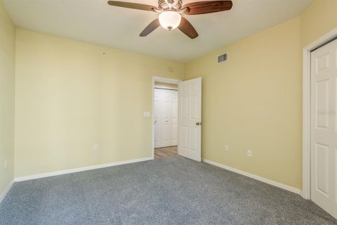 Condo in Largo, Florida, 2 bedrooms № 2145219 - photo 28