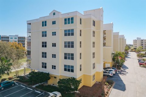 Condo in Largo, Florida, 2 bedrooms № 2145219 - photo 3