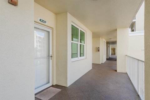 Condo in Largo, Florida, 2 bedrooms № 2145219 - photo 6