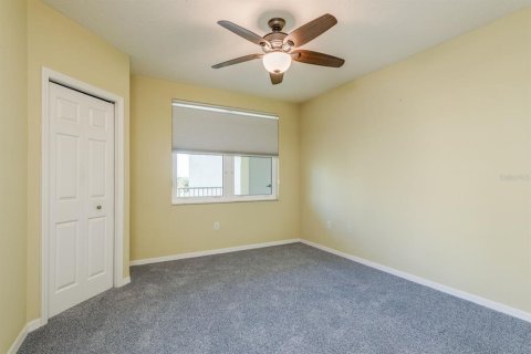 Condo in Largo, Florida, 2 bedrooms № 2145219 - photo 27