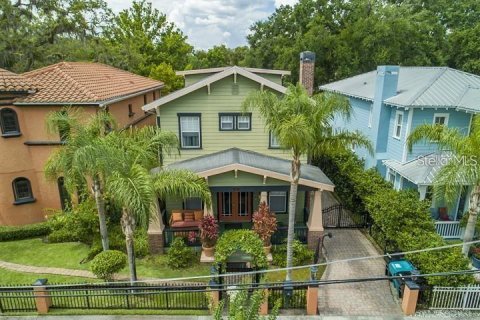 House in Orlando, Florida 5 bedrooms, 392.98 sq.m. № 2143854 - photo 11