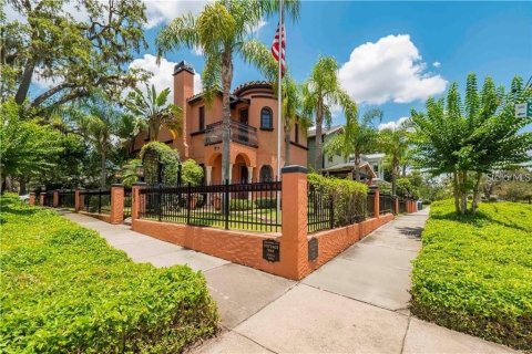 Casa en Orlando, Florida 5 dormitorios, 392.98 m2 № 2143854