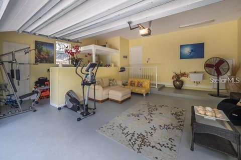 House in Orlando, Florida 5 bedrooms, 392.98 sq.m. № 2143854 - photo 10
