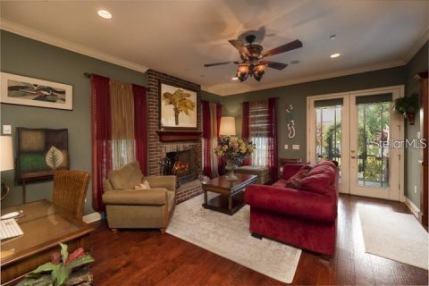 House in Orlando, Florida 5 bedrooms, 392.98 sq.m. № 2143854 - photo 8