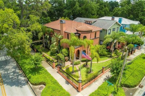House in Orlando, Florida 5 bedrooms, 392.98 sq.m. № 2143854 - photo 2