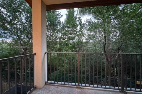 Condominio en alquiler en Doral, Florida, 3 dormitorios, 140.93 m2 № 1975980 - foto 5