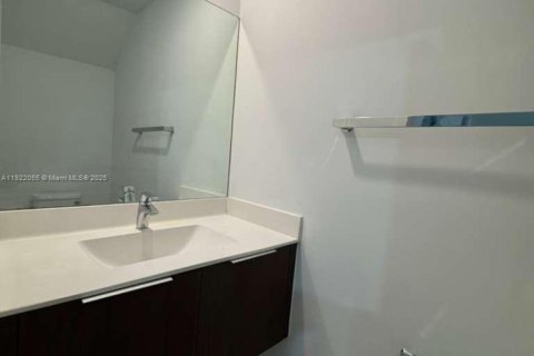 Condominio en alquiler en Doral, Florida, 3 dormitorios, 140.93 m2 № 1975980 - foto 24