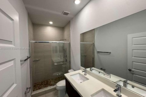 Condominio en alquiler en Doral, Florida, 3 dormitorios, 140.93 m2 № 1975980 - foto 21