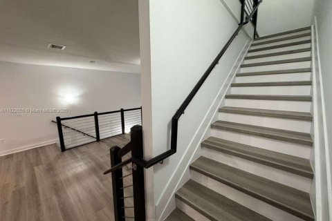 Condominio en alquiler en Doral, Florida, 3 dormitorios, 140.93 m2 № 1975980 - foto 18