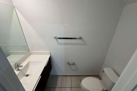 Condominio en alquiler en Doral, Florida, 3 dormitorios, 140.93 m2 № 1975980 - foto 25