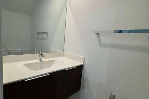 Condominio en alquiler en Doral, Florida, 3 dormitorios, 140.93 m2 № 1975980 - foto 22