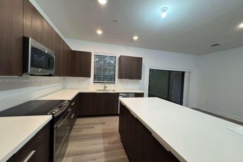 Condominio en alquiler en Doral, Florida, 3 dormitorios, 140.93 m2 № 1975980 - foto 12