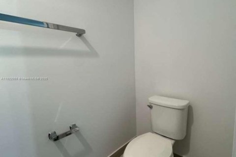 Condominio en alquiler en Doral, Florida, 3 dormitorios, 140.93 m2 № 1975980 - foto 28