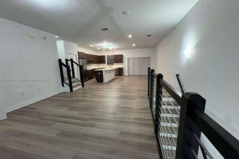 Condominio en alquiler en Doral, Florida, 3 dormitorios, 140.93 m2 № 1975980 - foto 16