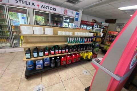 Commercial property in Miami, Florida № 2048243 - photo 3