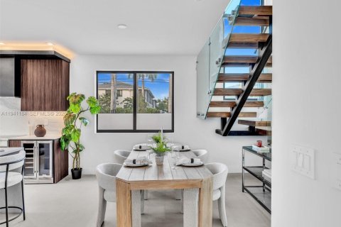 Adosado en venta en Dania Beach, Florida, 3 dormitorios, 191.38 m2 № 1998120 - foto 12