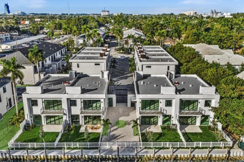 Adosado en Dania Beach, Florida 3 dormitorios, 191.38 m2 № 1998120