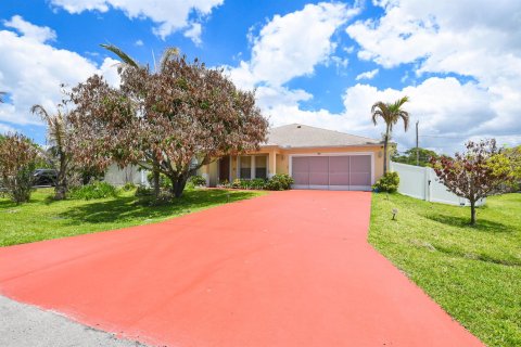Villa ou maison à Port St. Lucie, Floride 4 chambres, 184.6 m2 № 2176508