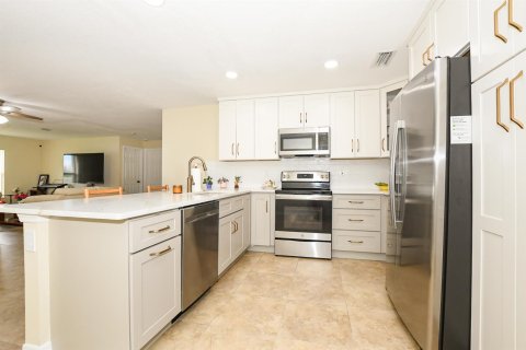 Villa ou maison à vendre à Port St. Lucie, Floride: 4 chambres, 184.6 m2 № 2176508 - photo 8