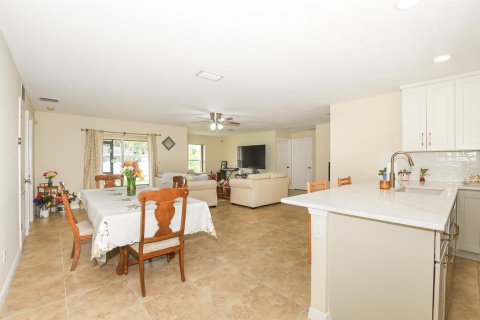 Villa ou maison à vendre à Port St. Lucie, Floride: 4 chambres, 184.6 m2 № 2176508 - photo 15