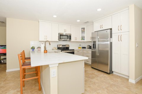 Villa ou maison à vendre à Port St. Lucie, Floride: 4 chambres, 184.6 m2 № 2176508 - photo 5